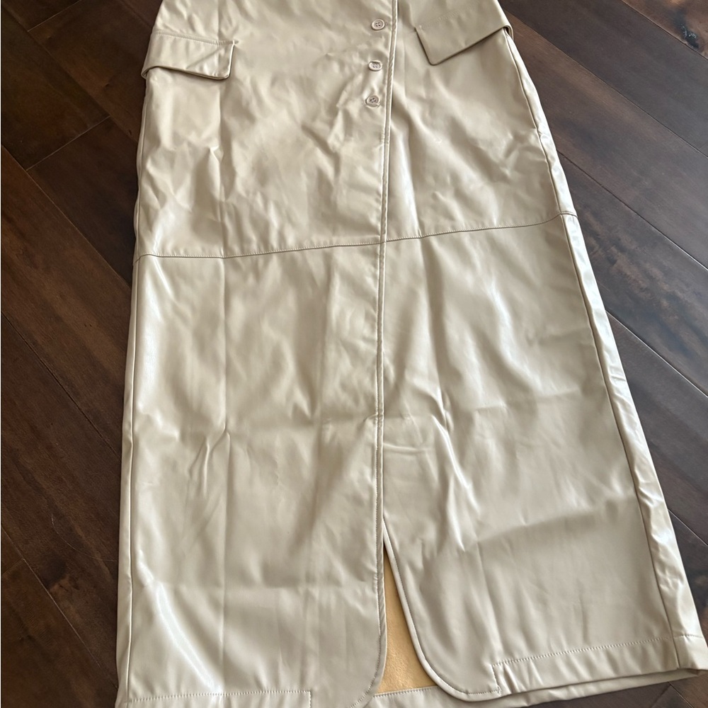 NWT faux leather skirt with slit and button front detail. Size Large (8-10) - Picture 2 of 7